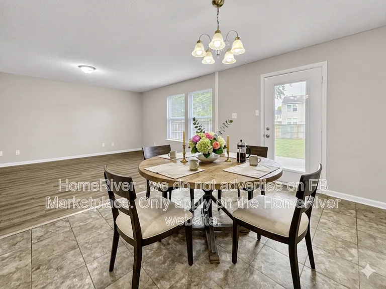 10940 Daylight Dr — Photo 3