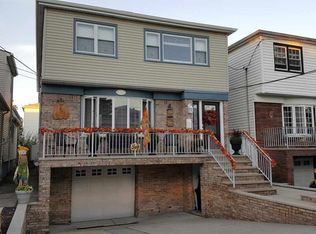 19 Centre Ln, Bayonne, NJ 07002