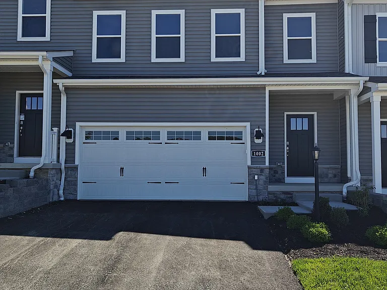 1002 Madisyn Ln — Photo 1