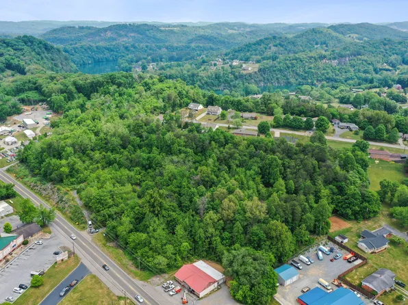 5413 Fort Henry Dr, Kingsport, TN 37663