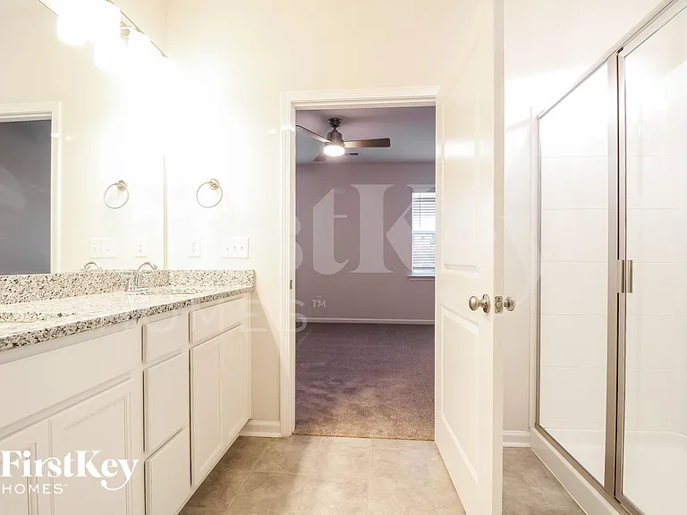 423 Stonefence Dr — Photo 10