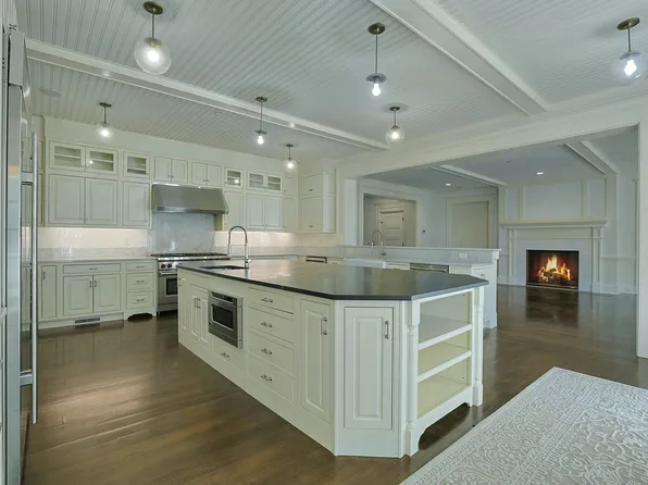 5000 Grosvenor Avenue image 16 of 42