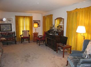 686 Virgil Ave, Ridgefield, NJ 07657