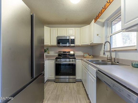 5th image of 109 Cole Way
