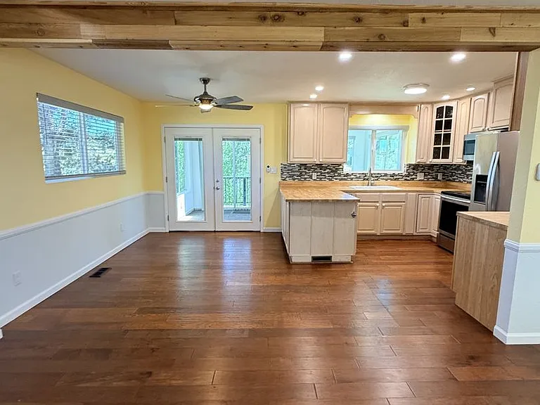 2245 Sandia Dr — Photo 3