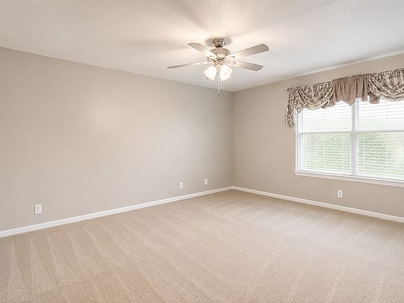 4th image of 2806 Bandbury Oak