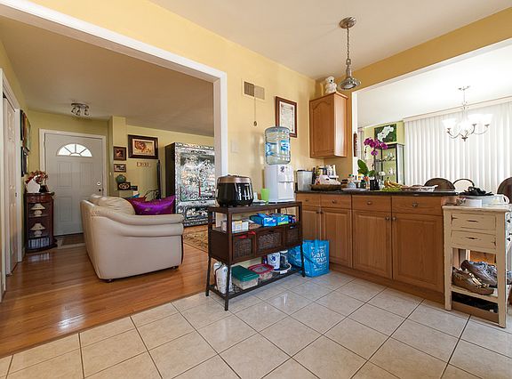3rd image of 3130 Nina Ave