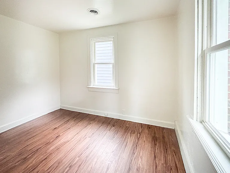 130 Leavenworth St — Photo 13