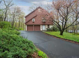 524 Bennetts Farm Rd, Ridgefield, CT 06877