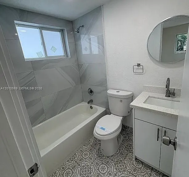 1811 NW 19th Ter #5 — Photo 7