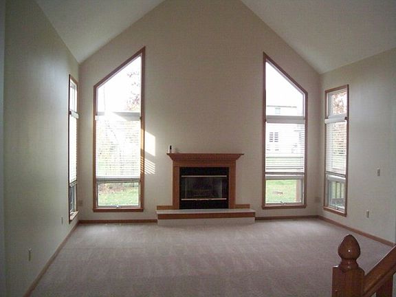 2nd image of 2936 Turnberry Dr