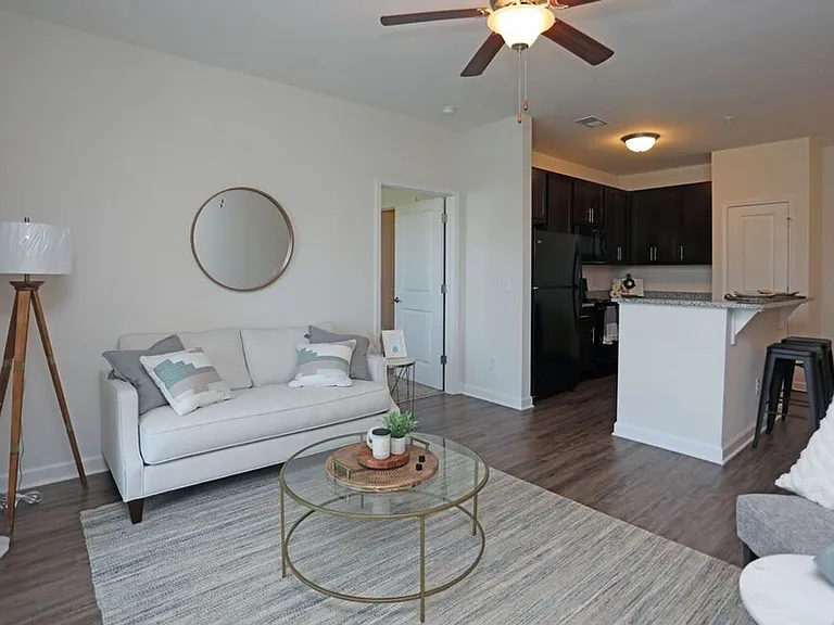 Arrowhead Apartments — Photo 10