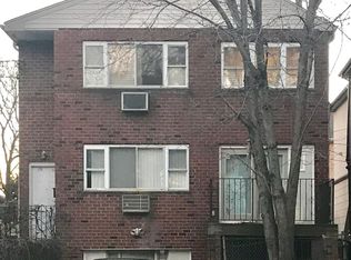 7832 162nd St, Fresh Meadows, NY 11366