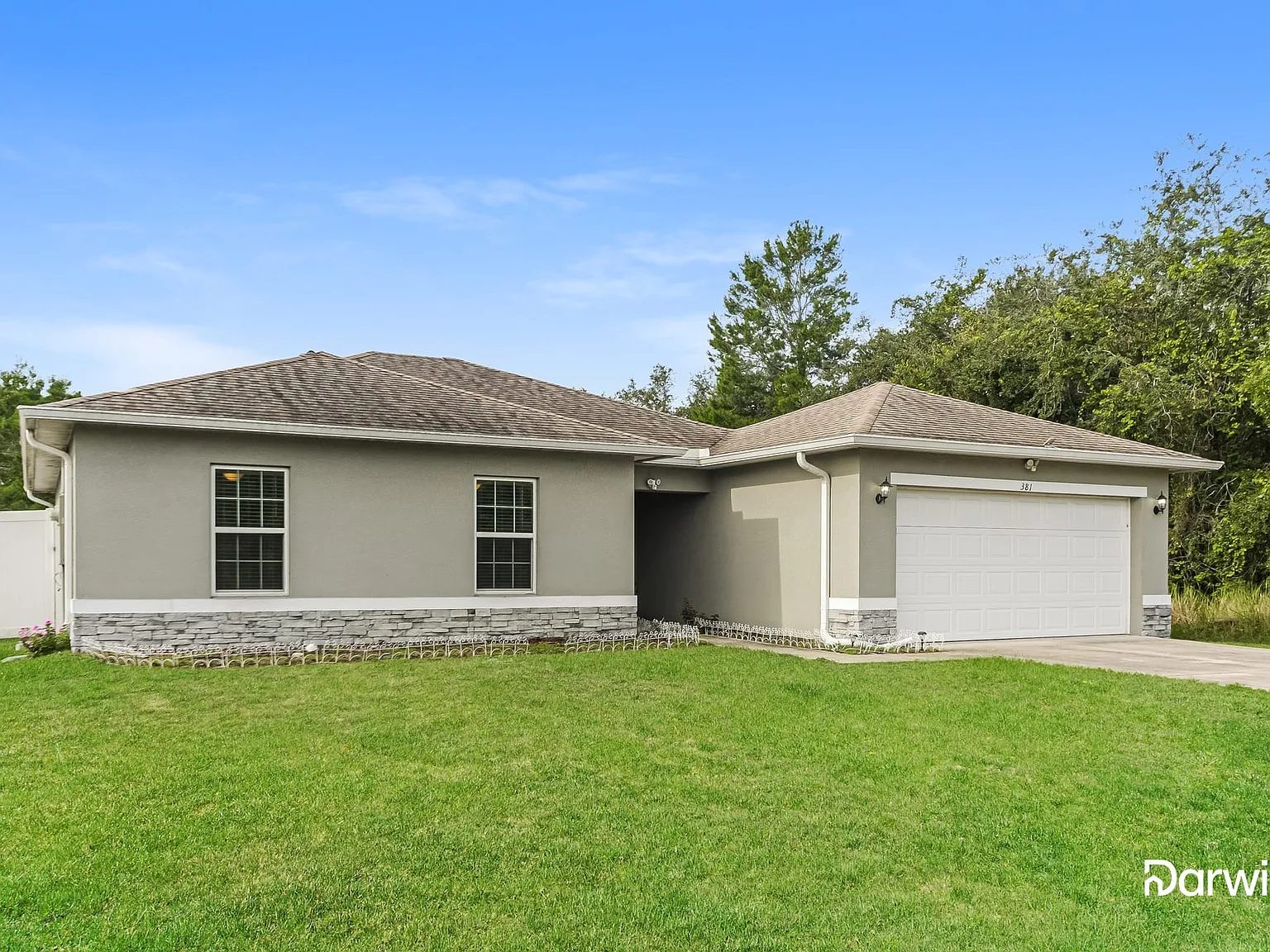 3 bed, 2.0 bath, 1263 sqft, $1,675 — Photo 2