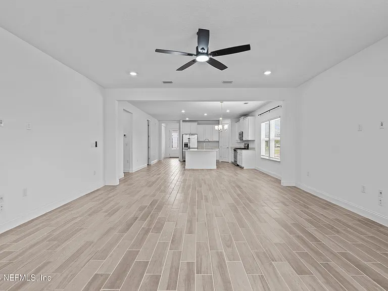 260 Oaklawn Ct — Photo 34
