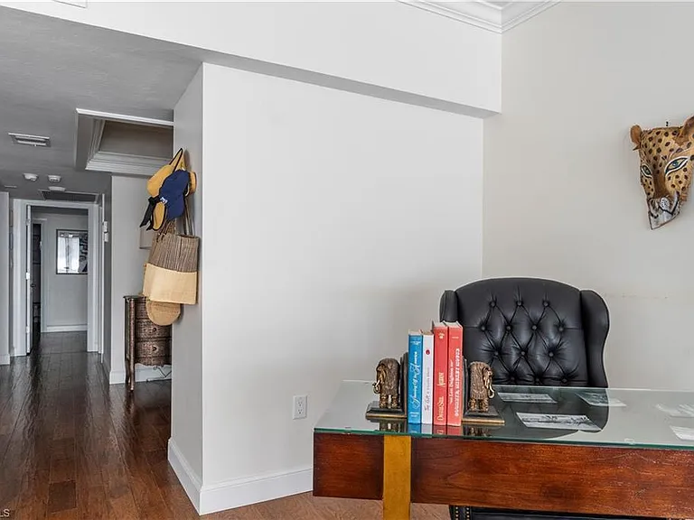 4031 Gulf Shore Blvd N #25 — Photo 6