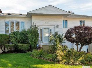3030 Lonni Ln, Merrick, NY 11566