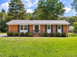 104 Weslayan Dr, Jamestown, NC 27282