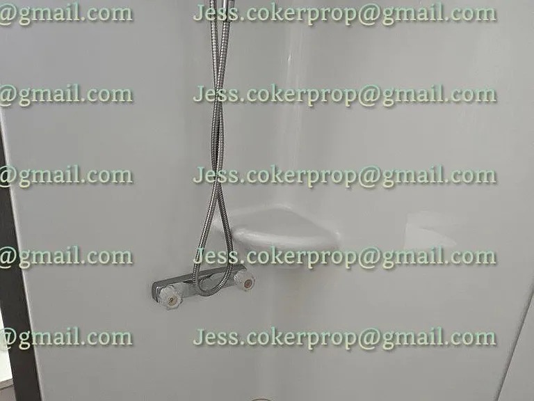 600 Green Dr #9 — Photo 2