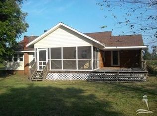 4825 Peacock Rd, Whiteville, NC 28472