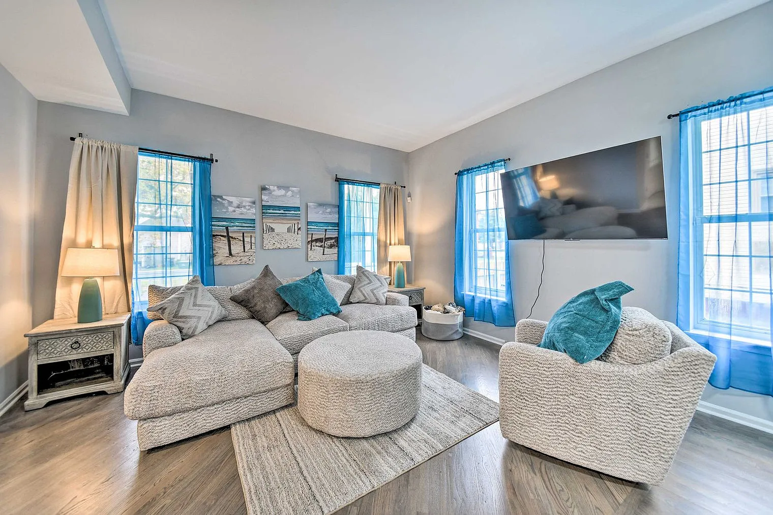 3 bed, 3.0 bath, 1614 sqft, $4,419 — Photo 1