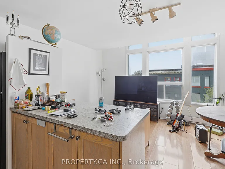 520 Bloor St W #3 — Photo 4