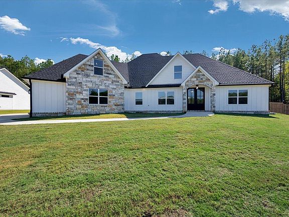 2nd image of 850 Spring Creek Dr