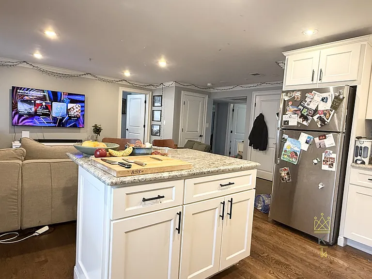 8 Nira Ave #3 — Photo 2