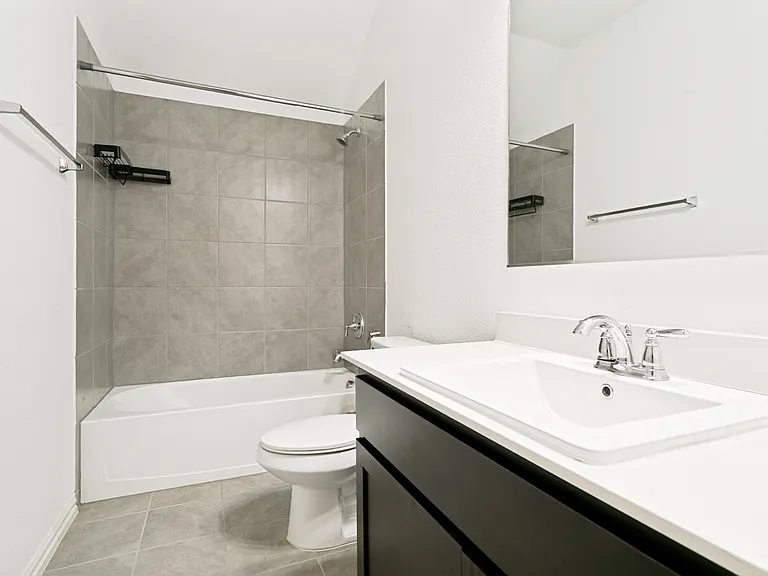 242 Woodson St — Photo 18
