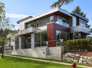 1909 Discovery St, Vancouver, BC V6R 0C8