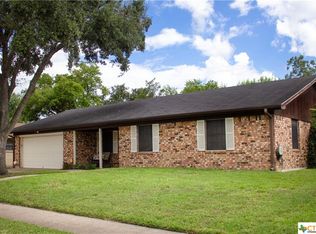 1205 Plantation Rd, Victoria, TX 77904