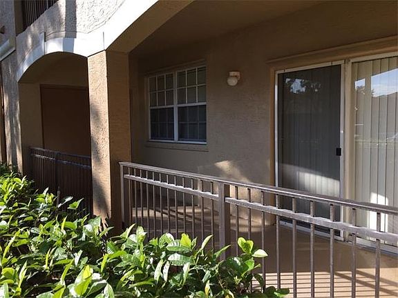 3rd image of 200 SW 117th Ter APT 101