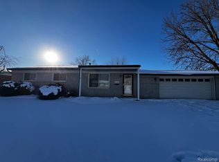 30469 Winthrop Dr, Madison Heights, MI 48071
