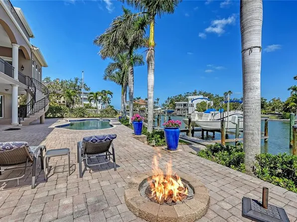 975 Whitakers Ln, Sarasota, FL 34236