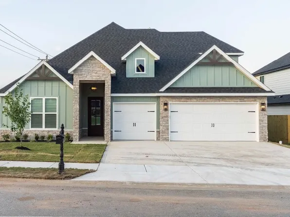 1270 Red Maple St, Centerton, AR 72719