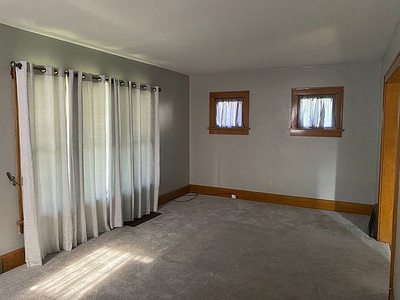 5th image of 324 Minnich Ave NW