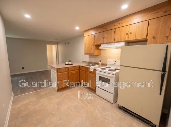 325 Albany St Unit 3, Thunder Bay, ON P7A 6Z7