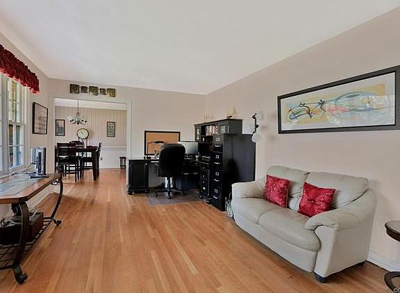 3rd image of 2132 Loch Braemar Dr