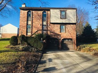 6728 Elk Rush Dr, Imperial, PA 15126