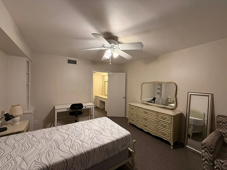 3730 Fairfield Ave #242 — Photo 15