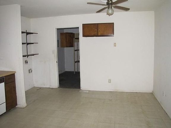 4th image of 300 Hollycrest Ln