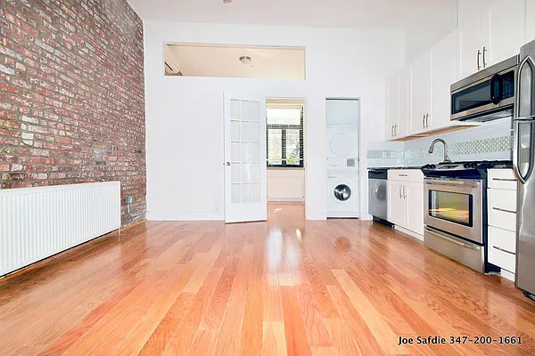 Rented by Safdie Realty Group | media 4