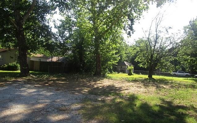 2nd image of 1305 Altman Dr