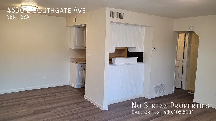 3 Bed Town Home of 40th St & Broadway! — Photo 1