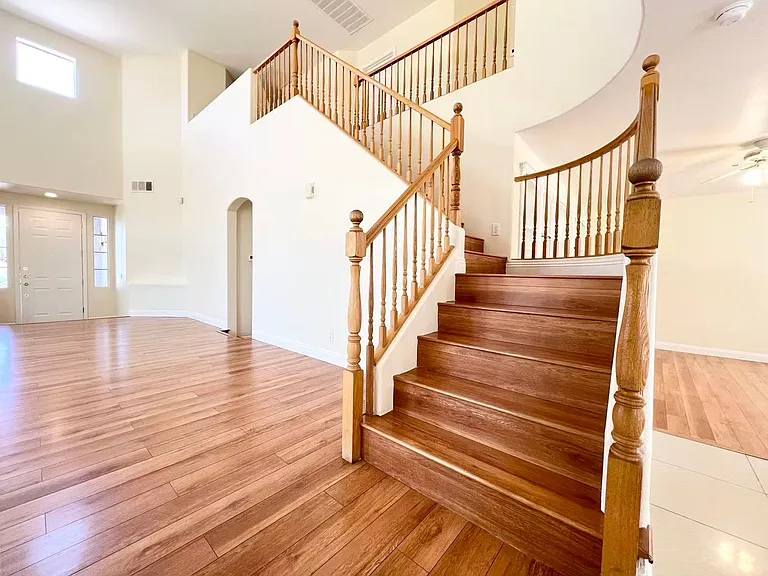 9891 Ridge Hill Ave — Photo 4
