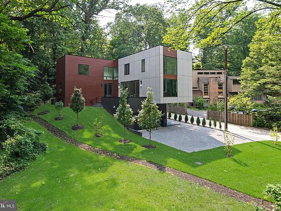 2nd image of 4656 Broad Branch Rd NW