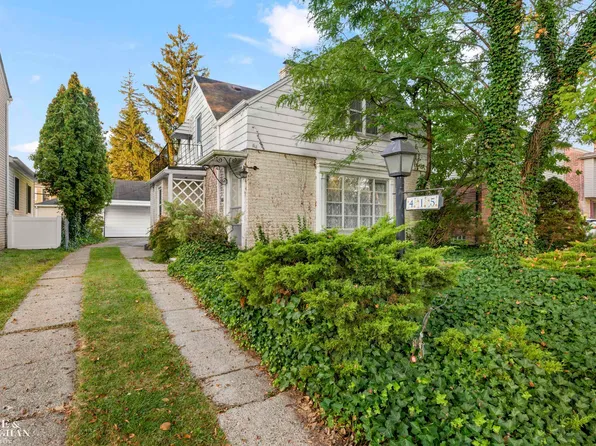 415 Lothrop Rd, Grosse Pointe Farms, MI 48236