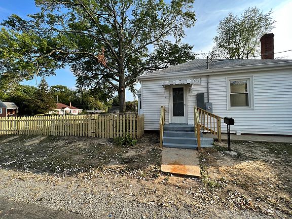 4th image of 3614 Martin Ave