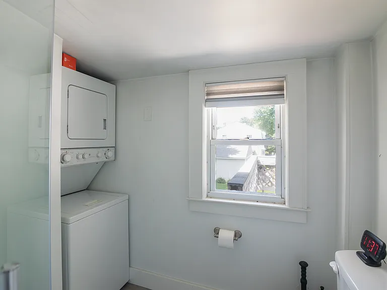 In unit washer and dryer.