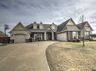 108 Homestead Dr, Bartlesville, OK 74006